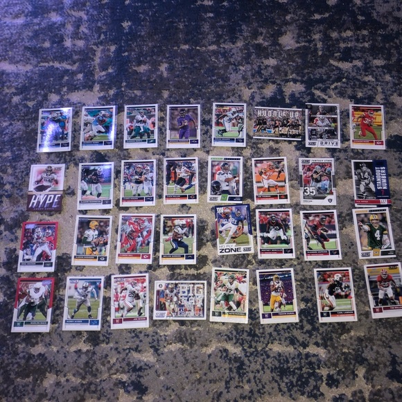 31 Score Football Cards Including 8 Rookie Cards - Picture 1 of 10